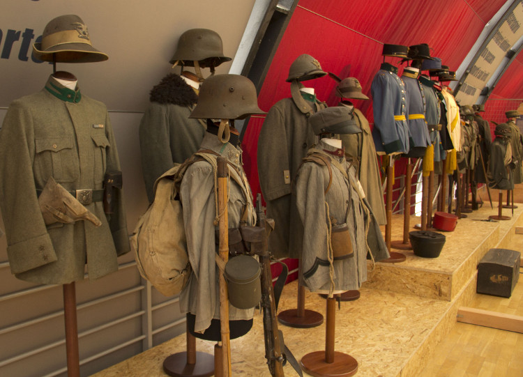 Grande Guerra, Dolomiti 1915, uniformi