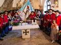 Il Gruppo Costumi Storici Valli del leno all'interno della Chiesetta di San Colombano