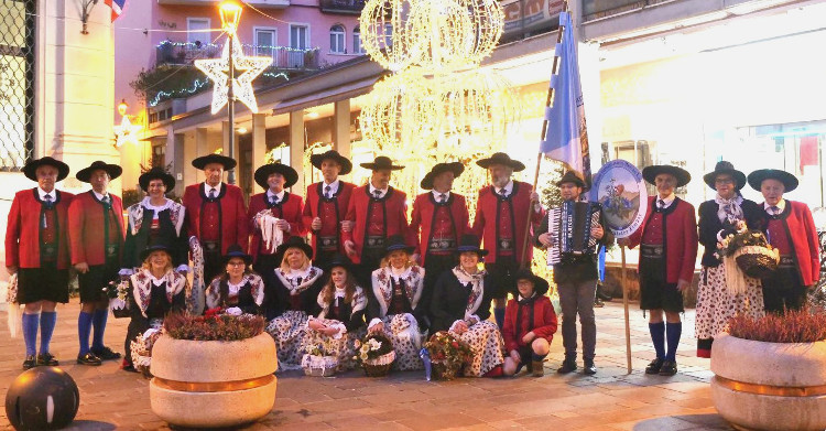 Associazione Culturale "Gruppo Costumi Storici Valli del Leno - Laimpachtaler Zimbarn"
