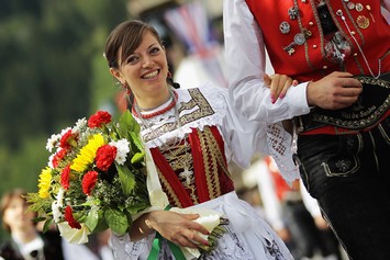 Costume tradizionale ladino delle Dolomiti fassane, photo:  fassa.com