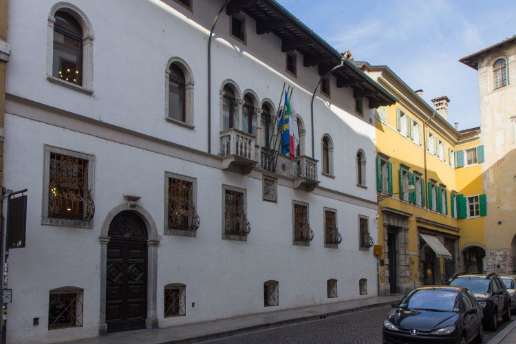 Palazzo Mantica, Udine, sede della Societ Filologica Friulana
