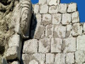 Il silenzio delle pietre ferite