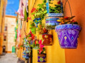 Tra i vicoli colorati di Alghero (alguer.it)