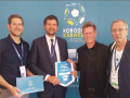 Daniel Alfreider e Arno Arthofer (direttore sportivo della Carinzia) nel centro con gli organizzatori dell'Europeada 2020