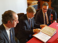 Il ministro Graziano Delrio tra i presidenti Luca Zaia e Arno Kompatscher