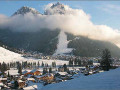 La parte finale della pista Aloch raggiunge il paese di Pozza di Fassa