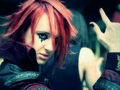 Mattia Deville con abito di scena