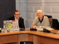 conferenza stampa a Bolzano: Ulrike Kindl e Gnther Pallaver (foto: pagina Facebook edll'Istituto Ladin Micur de R)