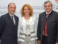 L ntendnt Roland Verra y l assessur Florian Mussner ie stai i prims a ti f i auguresc a Edith Ploner, presidnta ladina dl Cunsi scolastich provinziel.