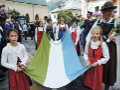 La bandiera a tre colori, simbolo importante per tutti i ladini delle Dolomiti