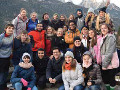 Giovani appartenenti a comunit di minoranza linguistica: foto di gruppo in Val di Fassa