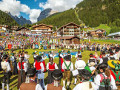 La "Gran Festa da d'Ist" a Canazei