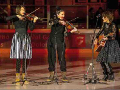 gruppo musicale ladino Ganes in esibizione al palaghiaccio di Selva Val Gardena