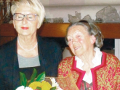 Rina Chiocchetti (a destra) assieme ad Anita, la vedova del dottor Giampaolo Fongaro