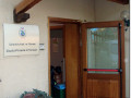 L'ingresso della scuola elementare di Fierozzo/Vlarotz in Val dei Mcheni